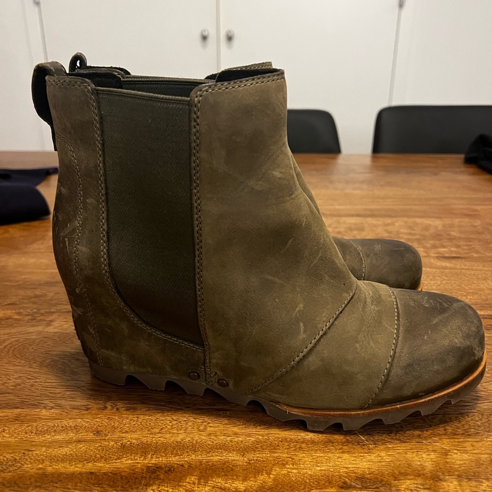 Sorel Joan of Arc Green Wedge Booties